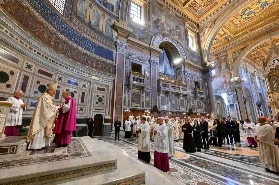 Leon XIV zasiadł na katedrze Biskupa Rzymu w Bazylice św. Jana na Lateranie / autor: Vatican News