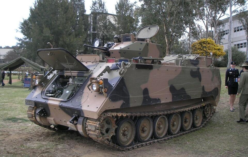 Transporter opancerzony M113AS4  / autor: commons.wikimedia.org/Nick Dowling/CC BY 3.0