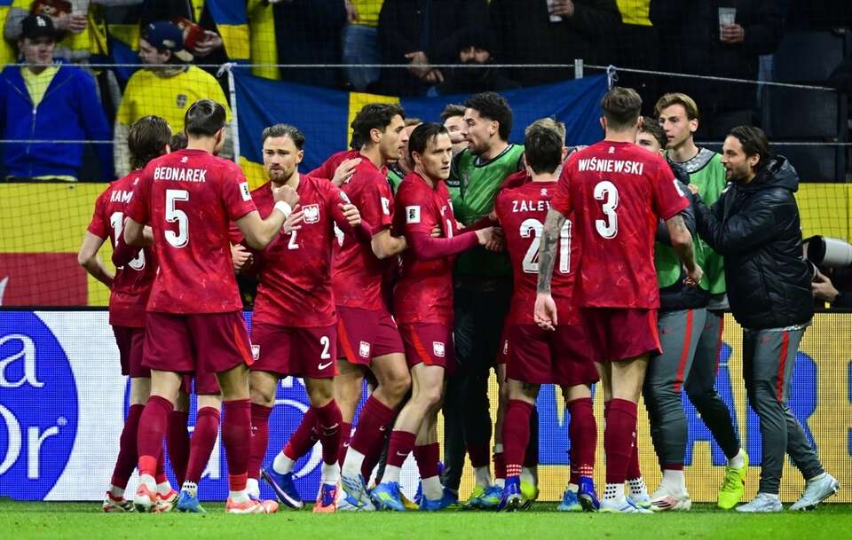 zwedzi gwizdali i buczeli podczas polskiego hymnu / autor:  EPA/Jonas Ekströmer/TT SWEDEN OUT Dostawca: PAP/EPA.