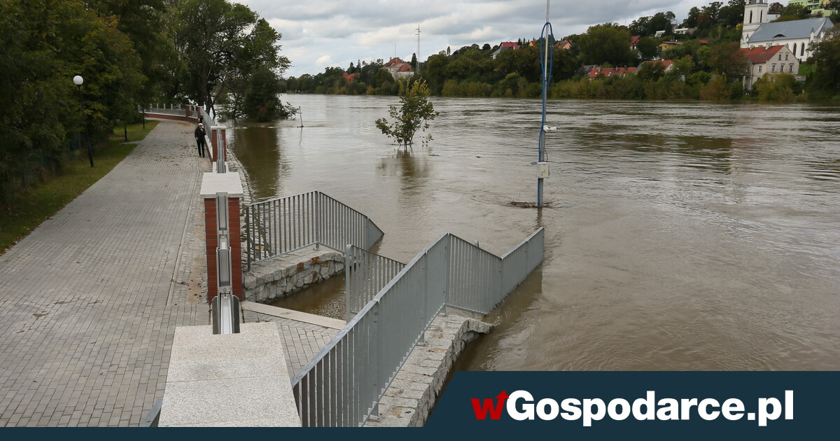 Co ze zgonami w czasie powodzi? Coraz więcej pytań