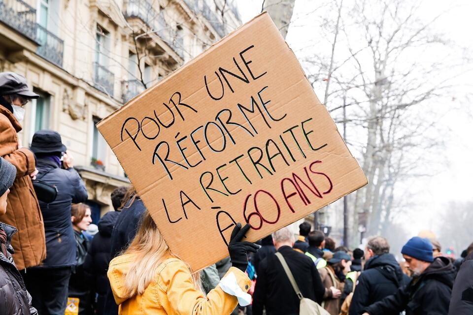 Protesty we Francji przeciwko podniesieniu wieku emerytalnego / autor: PAP/EPA