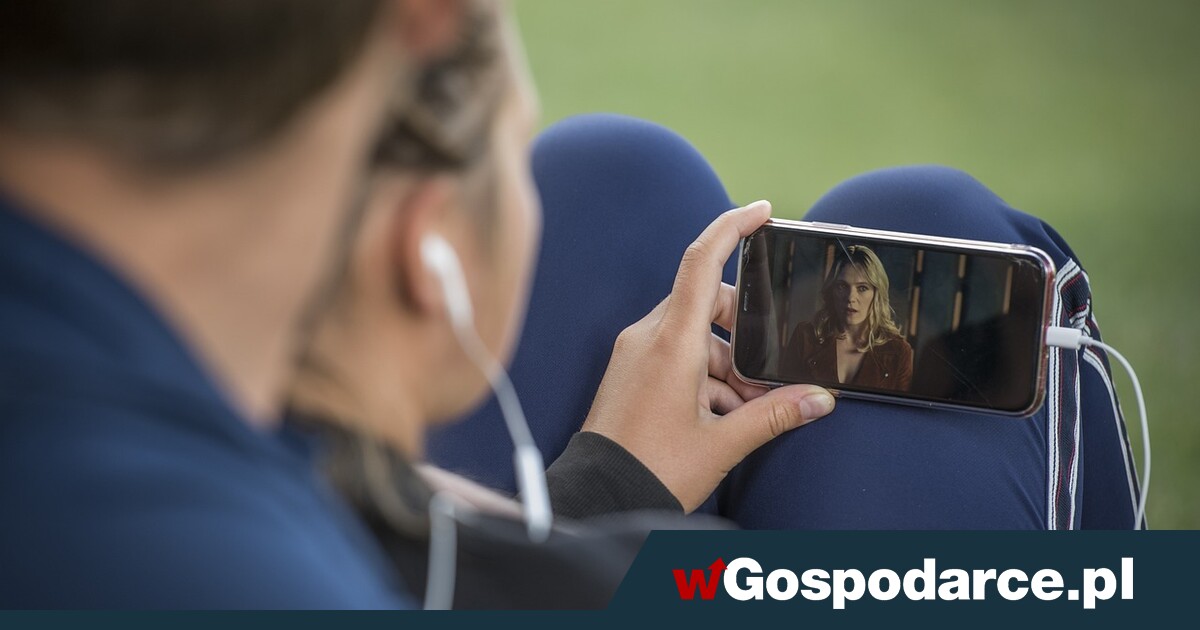 Już nieodwracalnie telefon wypiera TV