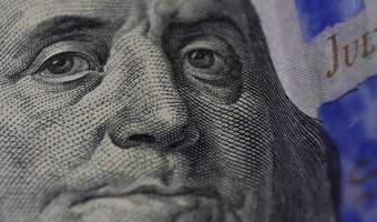 Dolar zyskuje jeszcze silniej przez wojnę w Iranie