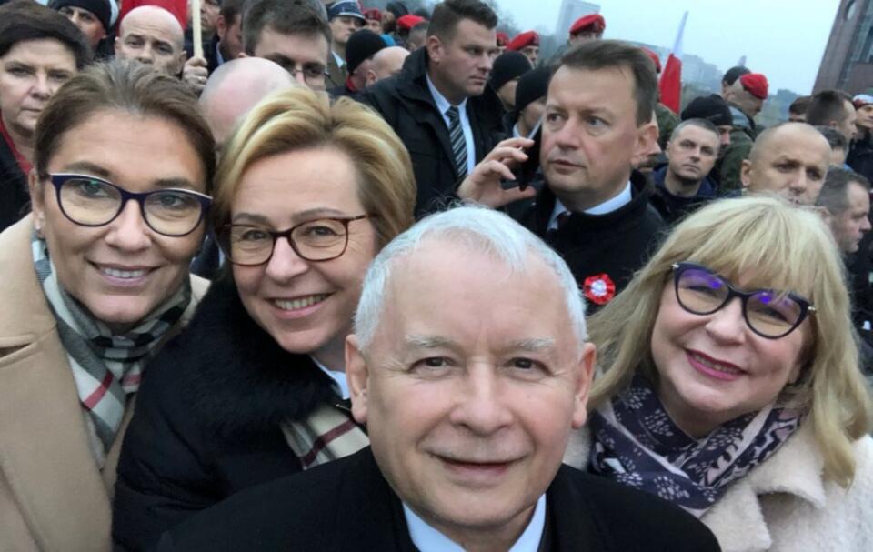 Jarosław Kaczyński z posłankami PiS / autor: Twitter Jadwiga Wiśniewska