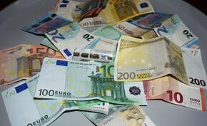 Szef PiS: Przyjęcie euro oznaczałoby nędzę Polaków