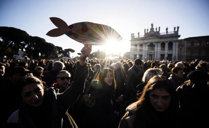 Nowy ruch polityczny we Włoszech - sardynki / autor: PAP/EPA/Angelo Carconi
