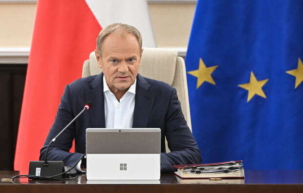 Donald Tusk w KPRM / autor: PAP/Radek Pietruszka