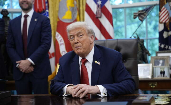 Prezydent USA Donald Trump w Białym Domu / autor: PAP/ EPA/YURI GRIPAS 