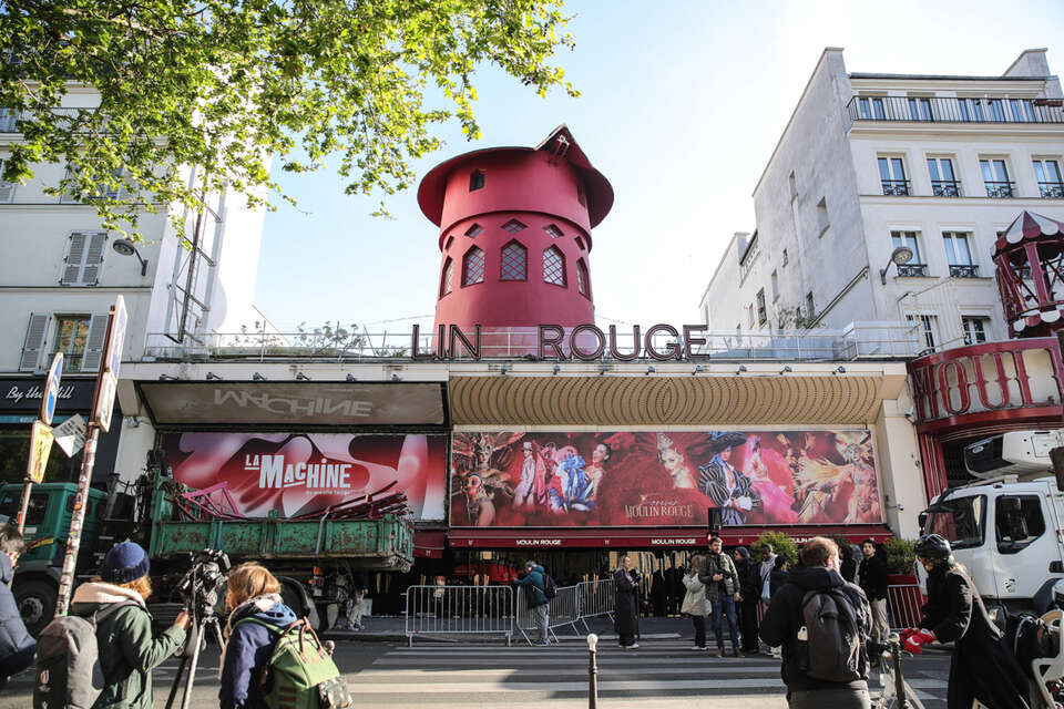 Moulin Rouge w Paryżu / autor: PAP/EPA/Teresa Suarez