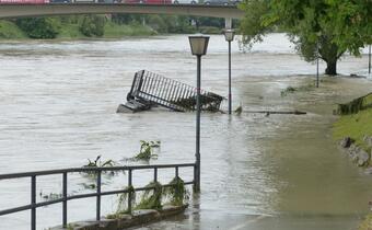 Niemcy, powódź błyskawiczna. „Woda porywała wszystko” [wideo]