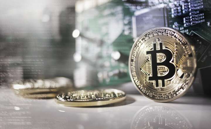 Cyberrabusie szybko zamienili skradzione aktywa na bitcoiny / autor: Pixabay