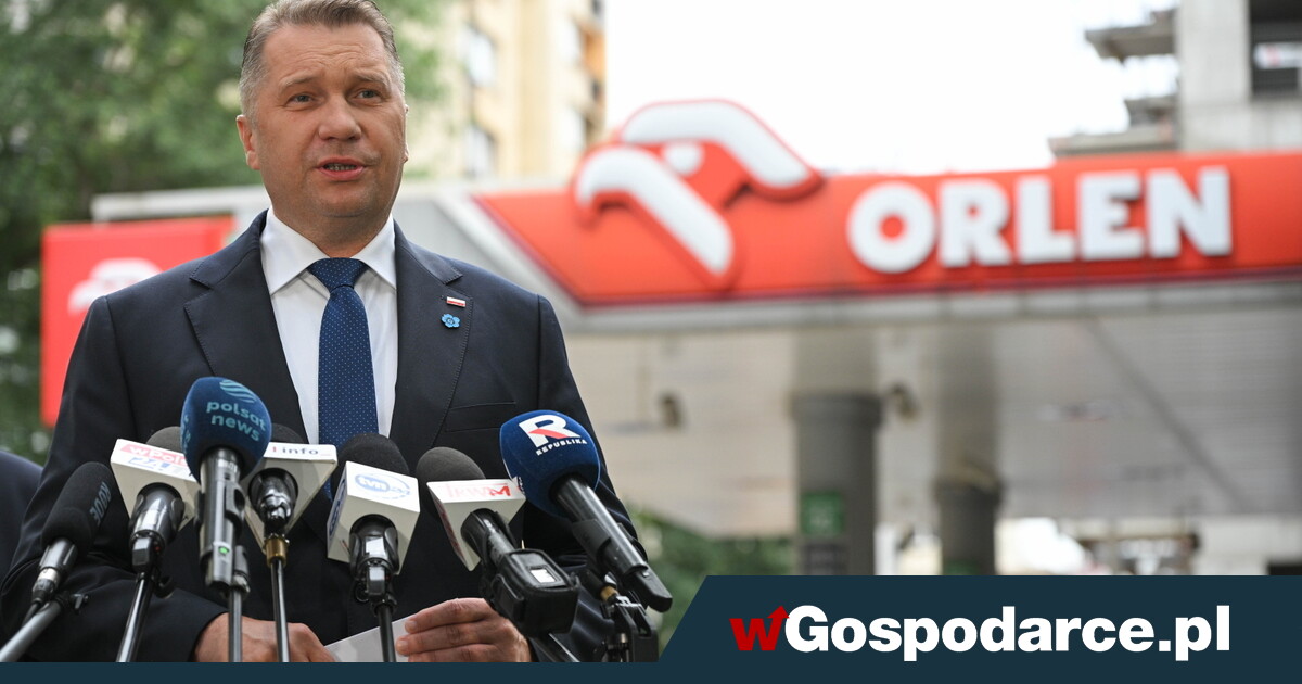 Czarnek: rząd wrócił do łupienia Polaków na paliwie