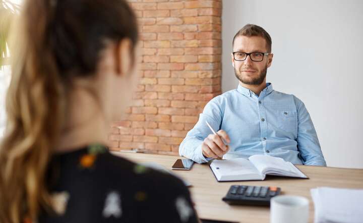 Nowelizacja częściowo wdraża unijne regulacje dotyczące równości wynagrodzeń. / autor: Freepik