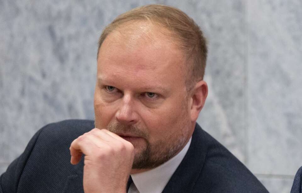 Witold Zembaczyński przyszedł do mediów z niejawnymi dokumentami. / autor: Fratria