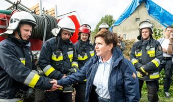 Premier Beata Szydło apeluje o niepodwyższanie cen materiałów budowalnych w rejonach spustoszonych przez nawałnice