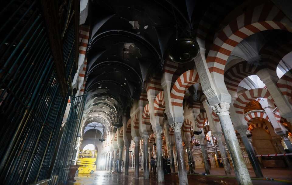 Historyczna katedra  / autor: PAP/EPA/SALAS