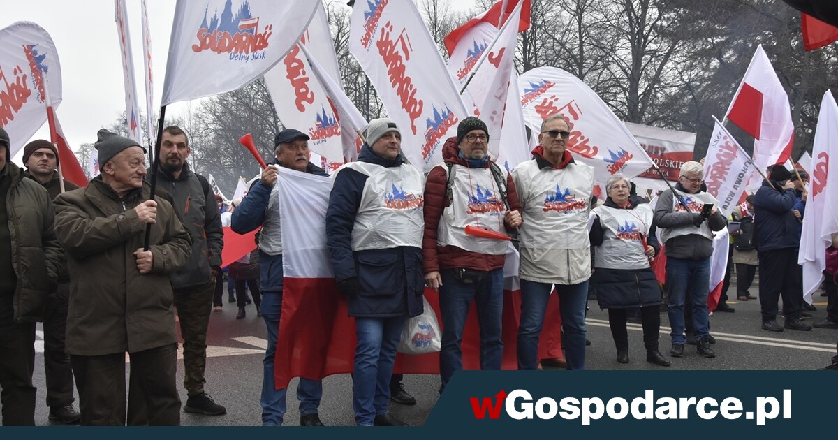 Przez rok przybyło 133 tys. ludzi bez pracy