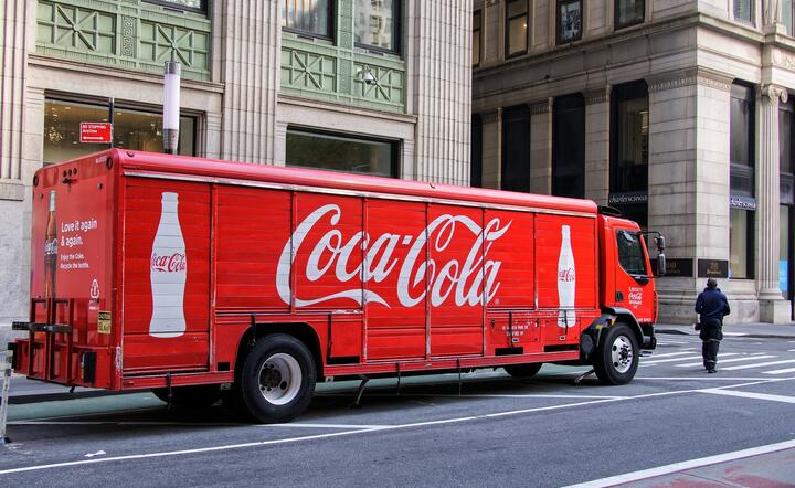 Coca-Cola ma powody do obaw. Wraca kultowy konkurent