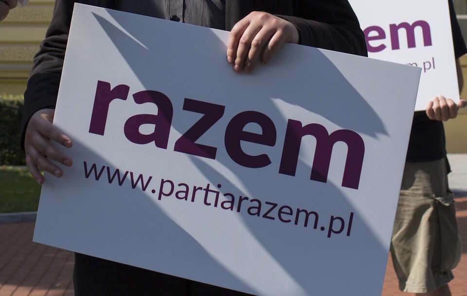 Partia Razem chce waloryzacji 800+ i wyprawki szkolnej 300+!