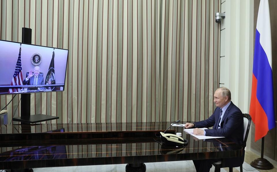 Rozmowa Biden-Putin odbyła się w formule on-line / autor: PAP/EPA
