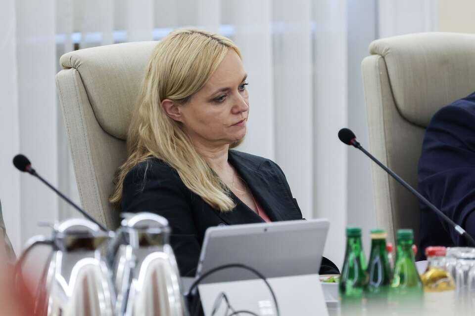 Tusk will not defend himself or the Minister of Health