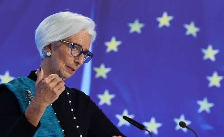 Prezes EBC Christine Lagarde na konferencji po posiedzeniu banku centralnego strefy euro / autor: PAP/EPA/RONALD WITTEK