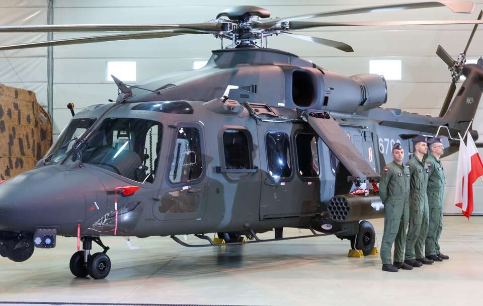 Śmigłowiec AW-149 / autor: PAP/Marian Zubrzycki