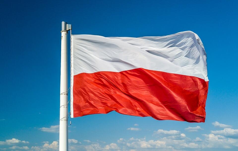 Flaga Polski  / autor: fratria 