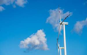 Ekspert krytycznie ocenia także plany rozwoju odnawialnych źródeł energii, które mają dominować w polskiej energetyce / autor: Fratria