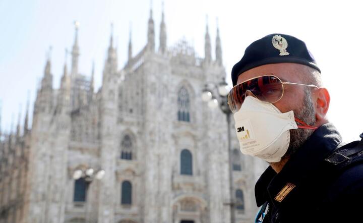 Włoski policjant / autor: PAP/EPA/MOURAD BALTI TOUATI