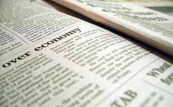Prasa papierowa, mimo dominacji internetu, wciąż silna