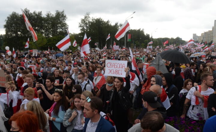 Ponad 100 tysięcy ludzi wzięło udział w niedzielę w Marszu Jedności odbywającym się w Mińsku / autor: PAP/EPA/STR
