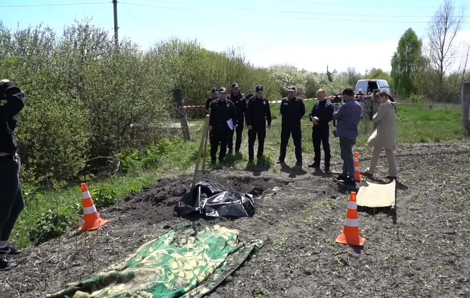 W obwodzie kijowskim znaleziono ciała czterech cywilów zamordowanych przez rosyjskie wojska / autor:  YouTube/NEBYTOV