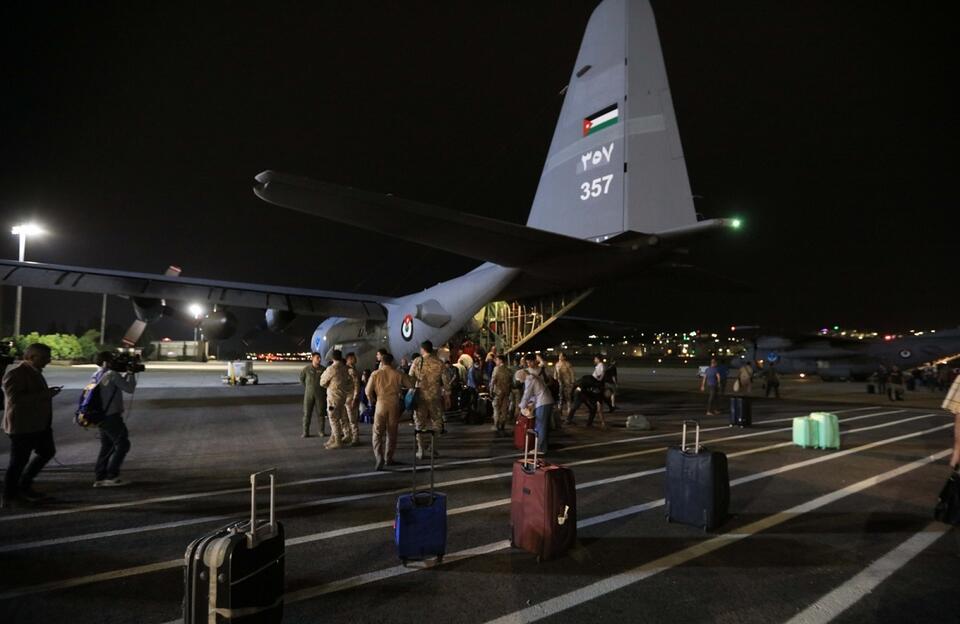 Na fotografii ewakuacja z Sudanu do Jordanii (zdj. ilustracyjne) / autor: PAP/EPA