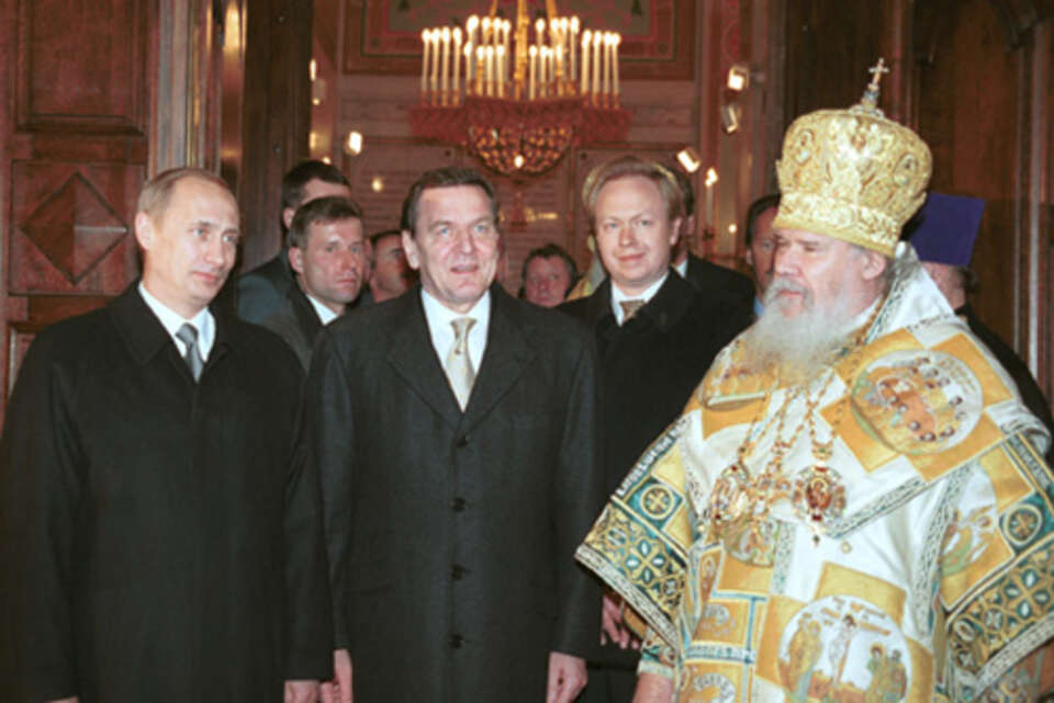 Władimir Putin z Gerhardem Schroederem w 2001 roku. Fot. kremlin.ru