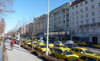 Kolejna duża demonstracja taksówkarzy przeciwko Uberowi