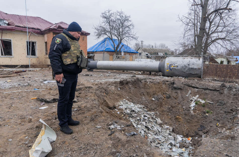Skutki ostrzału w obwodzie charkowskim / autor: PAP / EPA / Mykola Kalenyak