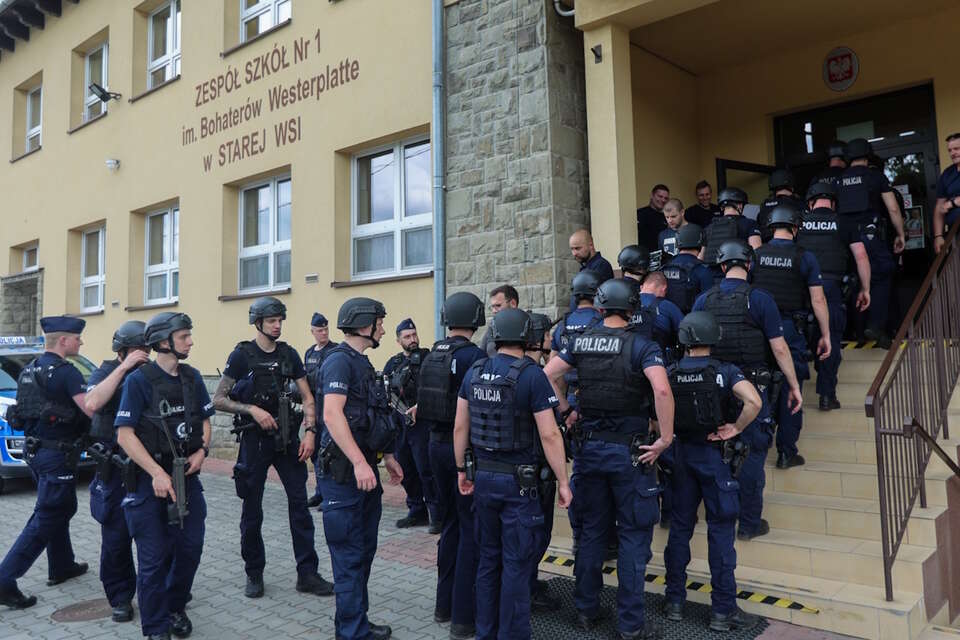 Policja / autor: PAP/Grzegorz Momot