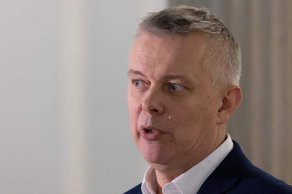 Siemoniak drwi z SG i mówi... o 