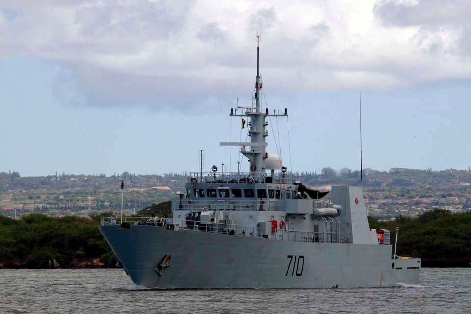 HMCS Brandon / autor: https://commons.wikimedia.org/wiki/File:HMCS_Brandon.jpg?uselang=en#Licensing