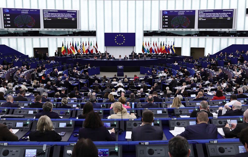 Maski opadły! Europosłowie KO nie sprzeciwili się ETS-owi