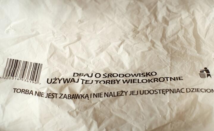 w Polsce zużywamy nawet 11 mld foliówek rocznie - 300 toreb na mieszkańca / autor: Fratria / KK