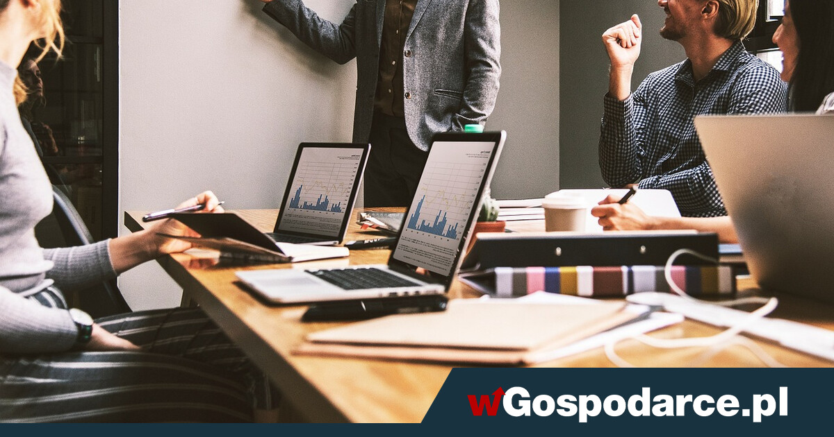 Zmiana pracy bez podwyżki? Wzrost płac hamuje