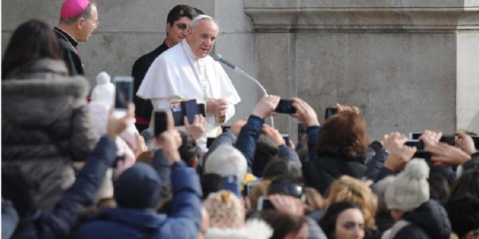 fot.PAP/EPA/CESARE ABBATE