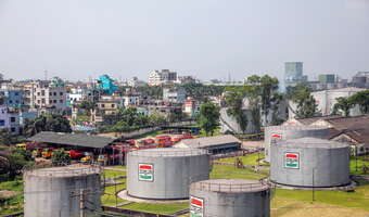 Rynek ropy wzmocniony. Od maja więcej surowca
