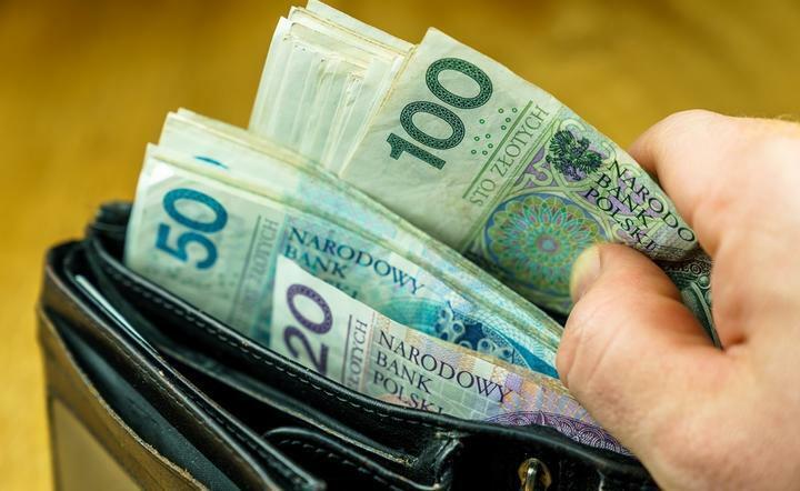 Przeciętne zarobki w Polsce wyniosły ponad 4 tys. zł "na rękę"
