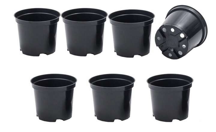 Problemem jest czarny plastik, którego nie wykrywają sortownie odpadów. / autor: Freepik