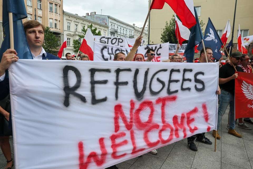 Demonstracja pod hasłem „Stop imigracji!” w Łodzi. Takie manifestacje odbyły się w 80 polskich miastach / autor: PAP/Marian Zubrzycki