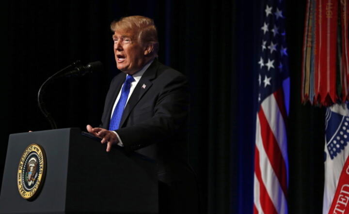 Prezydent Donald Trump w trakcie przemówienia 17 stycznia w Arlington / autor: fot. PAP / EPA/MARTIN H. SIMON 