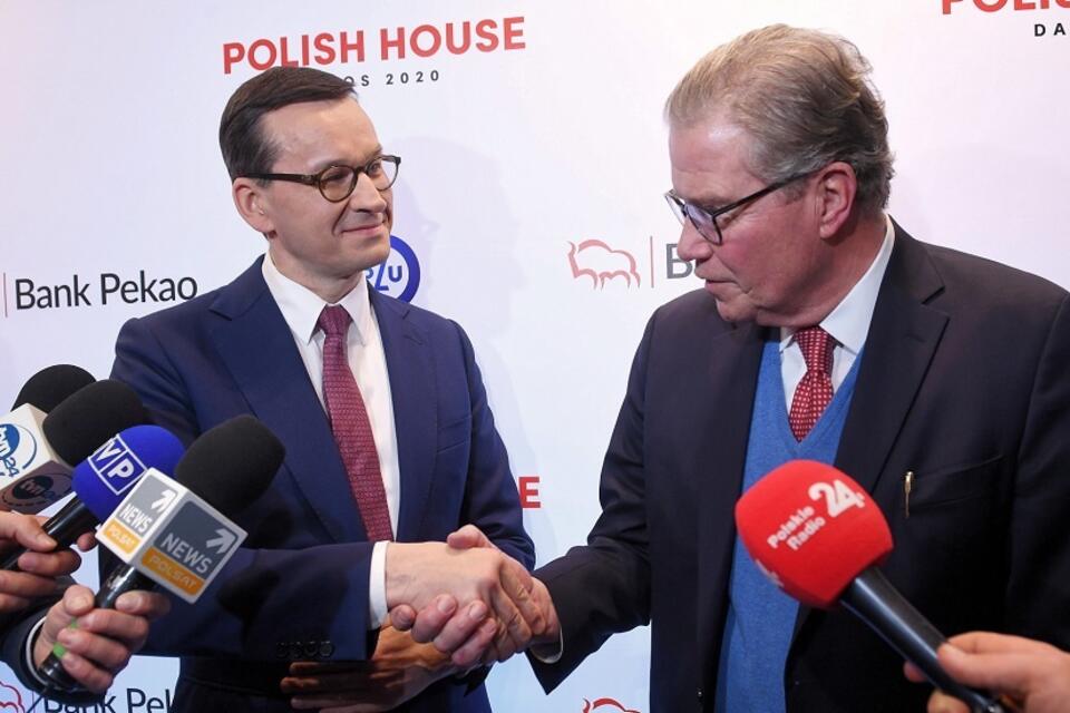 Premier Mateusz Morawiecki oraz prezes AstraZeneca Leif Johansson w Davos / autor: PAP/Radek Pietruszka